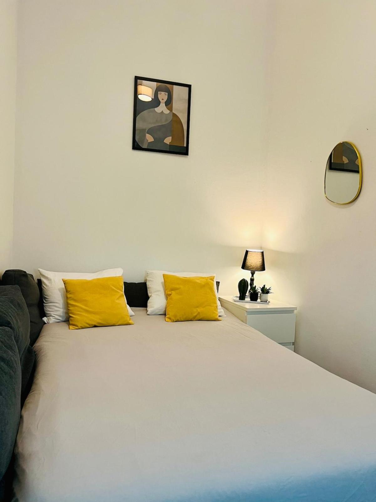 Apartment 3 Bedroom With Balcony