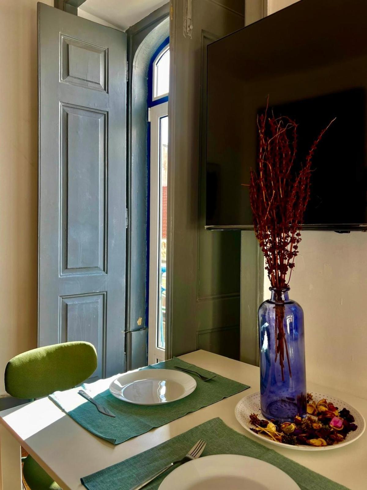 Apartment 3 Bedroom With Balcony Lisbon